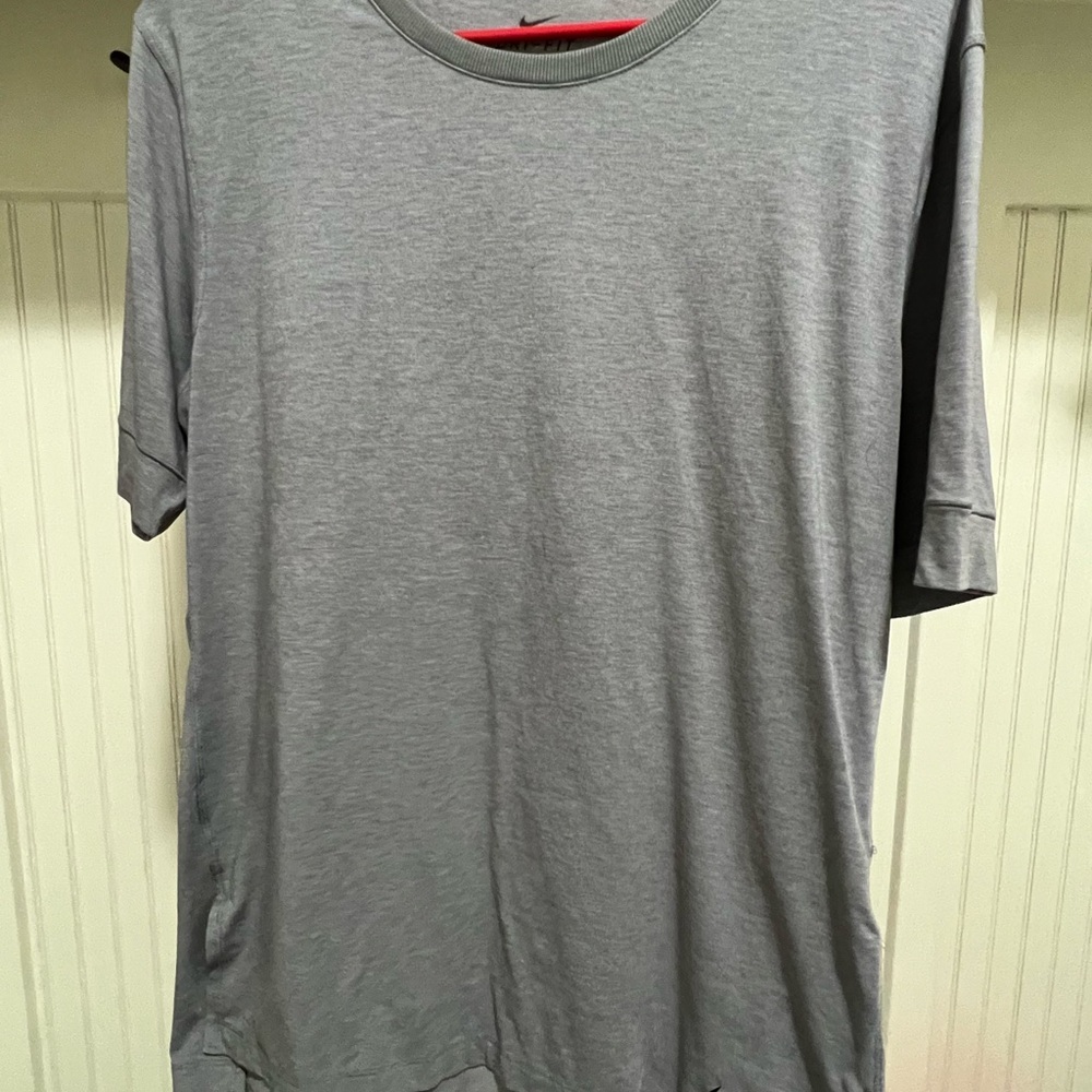Nike Men's Classic Gray Dryfit Tee Large